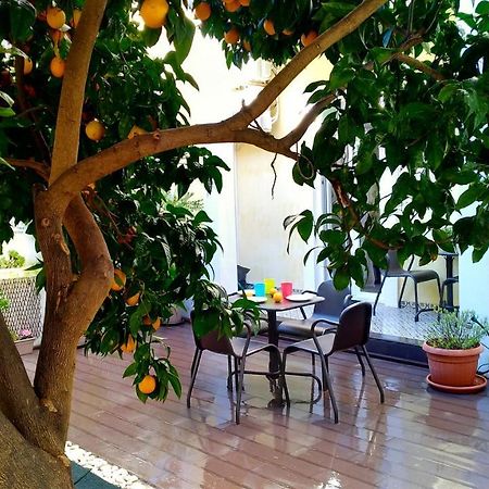 Sunny Orange Garden Apartment In Central Lisboa Екстериор снимка