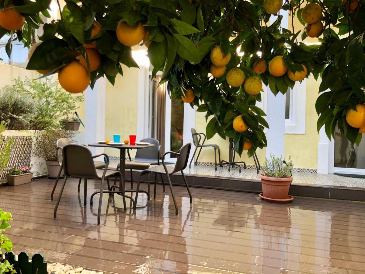 Sunny Orange Garden Apartment In Central Lisboa Екстериор снимка