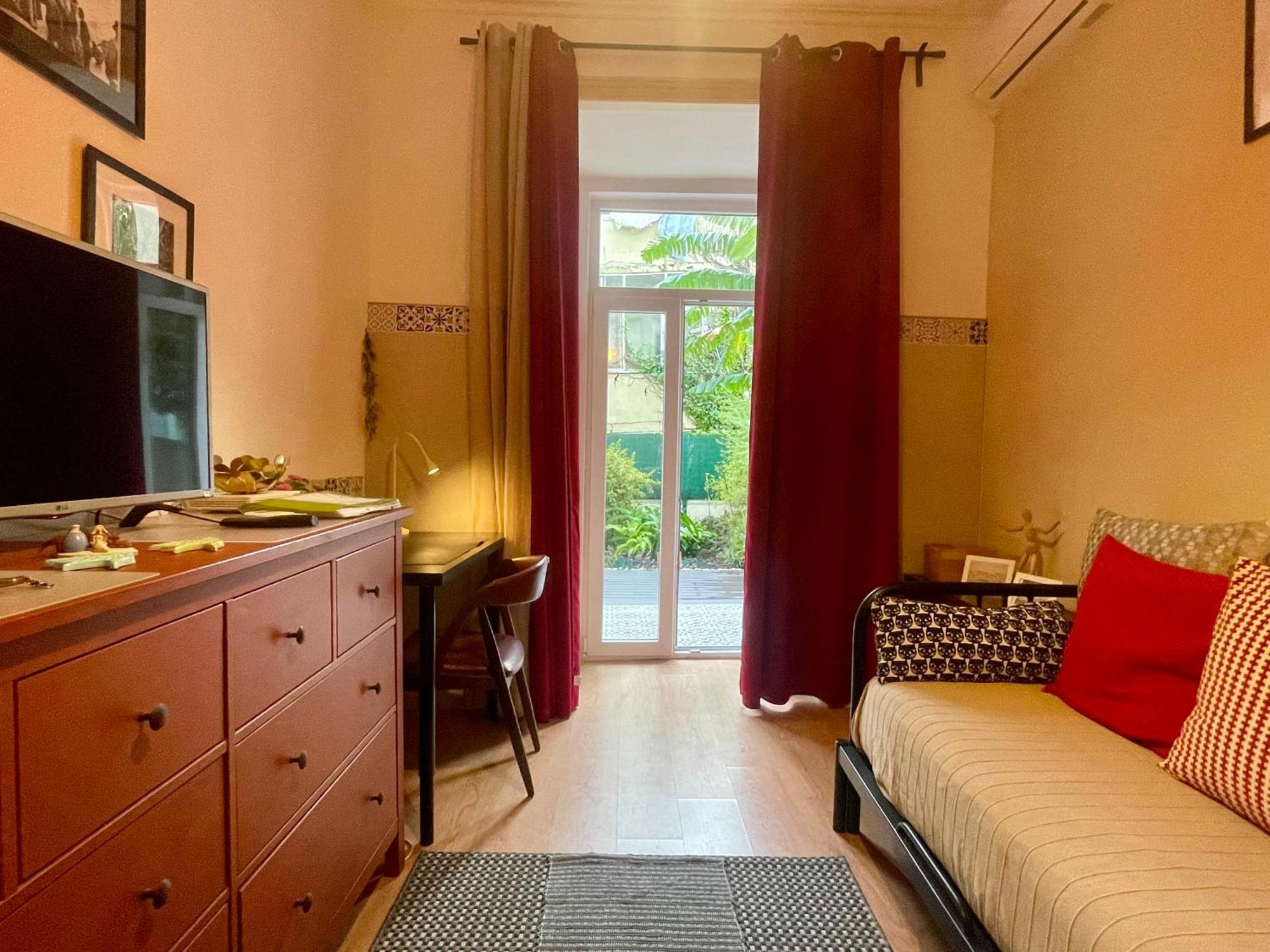 Sunny Orange Garden Apartment In Central Lisboa Екстериор снимка